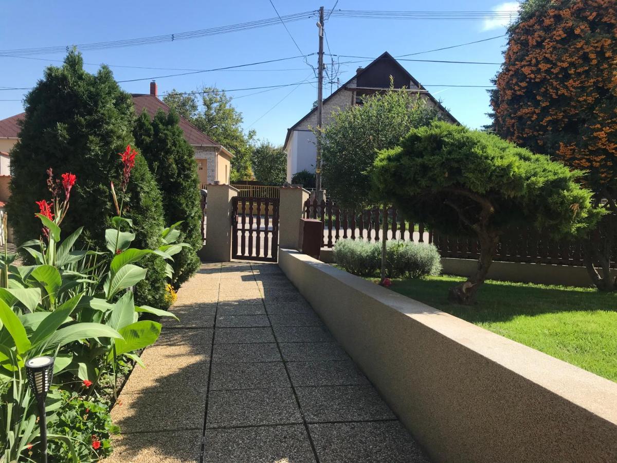Apartman Tinasol Mosonmagyaróvár Exterior foto