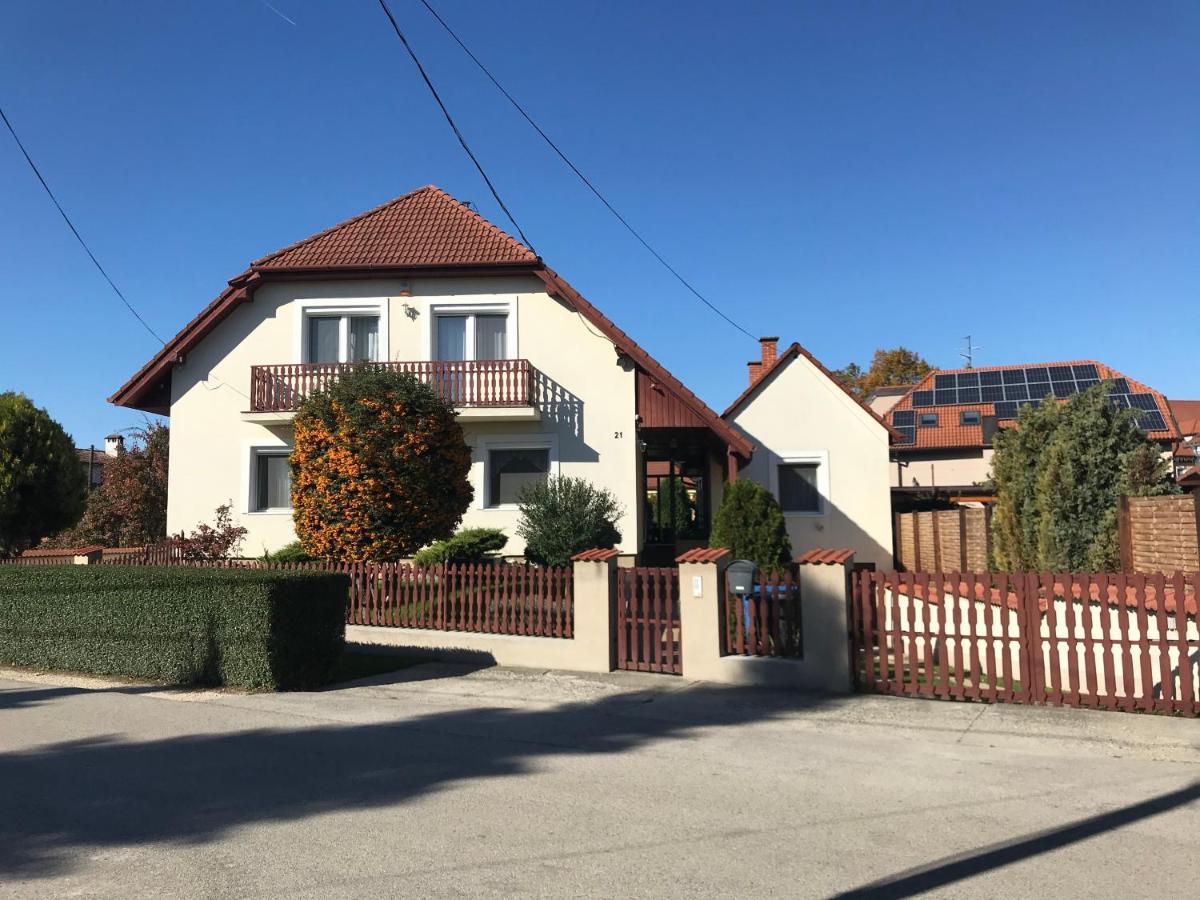 Apartman Tinasol Mosonmagyaróvár Exterior foto